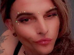 Amatør, Bruke dameklær, Alene