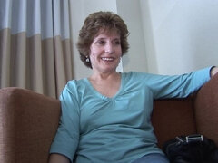 Pijpbeurt, Sperma in gezicht, Rijpe lesbienne, Geschoren