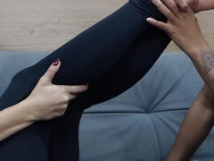 Venusss and Luana in Hot Foot Worship in Yoga Pants!