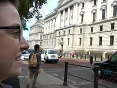 Kuřba, Brunetka, Vlasatej, Bozkávanie, Piercing, Nafúknuté bradavky, Pička, Kozičky