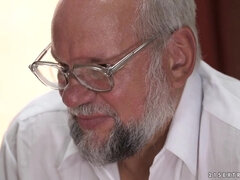 18 ans, Sucer une bite, Brunette brune, Grandpère, Hd, Chatte, Adolescente