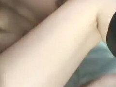 Anal, Pik sutte, Brunette, Håndjob, Tatovering, Trekant