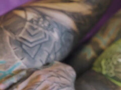 Par, Fingering, Fisting, Gapande, Lesbisk, Maskinknull, Onani, Tatuering