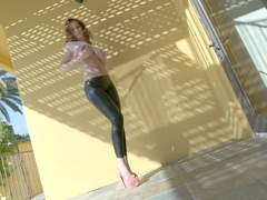 Cul, Gros seins, Sucer une bite, Queue, Cuir, Léchez, Piercing, Adolescente