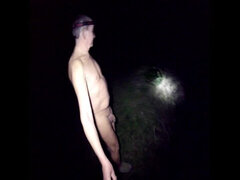 Britisk, Håndjob, Hjemmelavet, Ældre kvinde, Penis, Offentlig, Solo