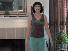 Kelly Jones loves exercise and naked yoga