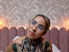 Amatööri, Äiti jota haluaisin panna, Uima allas, Strap on dildo