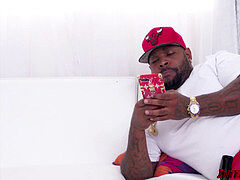 Stor kuk, Svart, Avsugning, Brunett, Enorm kuk, Kysser, Slick, Monster