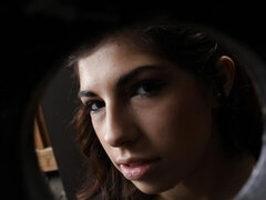 18 éves, Popó, Monumentális dákó, Gesztenyebarna, Kézimunka, Természetes mellek, Vékony, Begyek