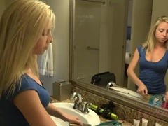 Amateur, Blonde, Petite femme, Piercing, Chatte, Rasée, Maigrichonne, Nénés