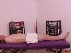 큰 음경, 흑갈색 머리, 사정 샷, 지저분한, 지배, 핸드잡, Hd, 청소년