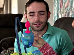 Блондинки, Кончили внутрь, Дилдо, Огромный дилдо, От первого лица, Бритые, Короткая стрижка, Сиськи