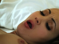 Asiatique, Gros seins, Sucer une bite, Brunette brune, En levrette, Hd, Léchez, Chatte