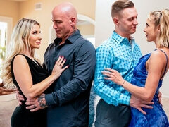 Stor røv, Stor pik, Blondine, Pik sutte, Firkanter, Naturlige bryster, Teenager, Bryster