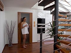 Kuřba, Táta, Sezeni na obličeji, Piercing, Pička, Vyholené, Sprcha, Teenka