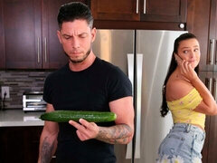 Hatalmas hátsó, Cumizás, Gesztenyebarna, Kutya póz, Érett feleség, Nuni, Leborotvált, Sztrippelés