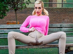 Bionda, Britannica, Carina, Fetish, Sfavillanti, Pubblico, Bagnata