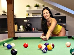 Μελαχροινή, Αυνανισμός, Μουνί, Κοκκαλιάρης, Μόνος, Παιχνίδια