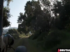 Anal, Blonde, Gorge profonde, Groupe, Mamelons, Orgasme, De plein air, Nénés