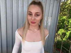 The Girl From The Stop Jumped On The Dick Deep Inside The Pussy For E To Pay Money In The Public