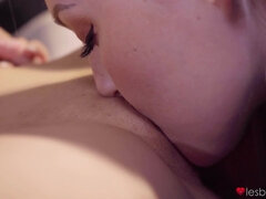 Amatör, Rumpa, Dildo, Klackar, Lesbisk, Naturliga tuttar, Fitta, Tuttar