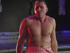 Røvslikning, Europærer, Give finger, Naturlige bryster, Svømmepøl, Pov, Røv slikning, Snugkigger