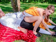 Блондинки, Платье, Волосатые, Ласковые ручки, Лизание, На природе, Киски, Молоденькие