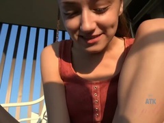 Amaterji, Velike joške, Črnke, Rjavolaska, Piercing, Lulanje, Tuširanje, Kajenje