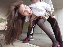 18 jaar, Pijpbeurt, Sperma in mond, Flashing, Japaans, Openbaar, Kousen, Tiener