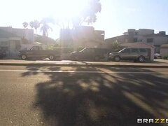 Πίπα, Μελαχροινή, Φυσικά βυζιά, Πρώτου προσώπου, Πραγματικότητα, Έφηβος