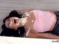 Blondine, Blasen, Braunhaarige, Spermaladung, Hd, Orgasmus, Flotter dreier, Titten