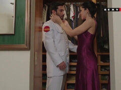 Veľký zadok, Veľké péro, Veľké kozy, Brunetka, Striekanie semena, Dávenie, Latinskej, Tetovanie