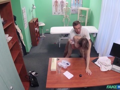 Amateur, Médecin, En levrette, Branlette thaïlandaise, Infirmière, Bureau, Pov, Chatte