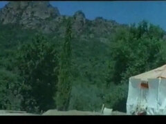 Σκληρό, Όργιο, Τρίο, Ρετρό