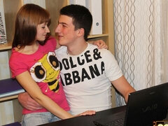 Grosser arsch, Grosser schwanz, Grosse titten, Blasen, Hundestellung, Küssen, Dürr, Jungendliche (18+)