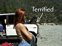 デカチン, フェラチオ, 顔射, 手コキする, ハードコア, アウトドア, 赤毛, オッパイの