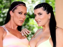 Velký zadek, Velké kozy, Prstění, Lesbické, Výprask, Masáž, Masturbace, Tetování