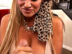 Store bryster, Blondine, Pik sutte, Håndjob, Hårdt, Ældre kvinde, Mor jeg gerne vil kneppe