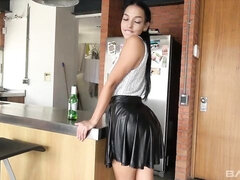 Duży tyłek, Duży kutas, Obciąganie, Styl na pieska, Hardcore, Latynoska, Chudy, Nastolatki