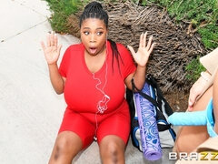 Debela dekleta, Velika rit, Velike joške, Prstni, Medrasni seks, Lezbijke, Lizanje, Samozadovoljevanje