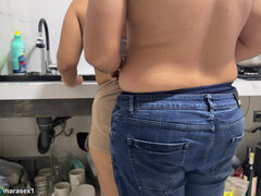 Amateur, Cul, Gros cul, Couple, Cuisine, Mature, Mère que j'aimerais baiser, Maman