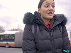 Leie, Schwarz, Braunhaarige, Tschechisch, Aufs gesicht abspritzen, Natürlichen titten, Pov, Titten