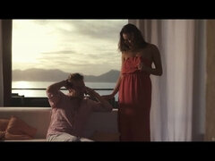 Brunette, Par, Bløtkake, Kjole, Kyssing, Milf, Fitte, Tattovering