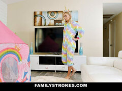 18 χρονον, Πίπα, Βαθυ λαρυγγι, Σε στάση σκύλου στα τέσσερα, Στο πρόσωπο, Μουνί, Ισπανός, Τρίο