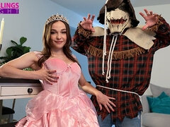 Rissa Maxx and Jay Romero's deep throating video by Step Siblings Caught