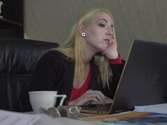 Blondynka, Styl na pieska, Palcówka, Dziadek, Hd, Lizanie, Cipka, Tatuaż