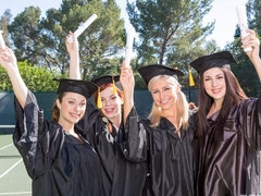 Sypialnia, Duży tyłek, Palcówka, Całować, Lesbijka, Naturalne cycki, Odpędzanie, Cycki