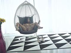 Chica, Tetas grandes, Morena, Penetracion con dedos, Maduro, Madres para coger, Solo, Tetas