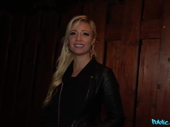 Cul, En levrette, Doigter, Seins naturels, De plein air, Pov, Public, Nénés