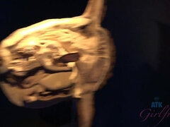 Leie, Bad, Blondine, Freundin, Höschen, Pov, Kurzes haar, Rock